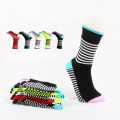 Novo Estilo Moda Esporte Quente Meias de Ciclismo Patchwork Masculino Mulheres Meias Respiráveis ​​Bicicleta Esportiva Stripe Calcetines Ciclismo